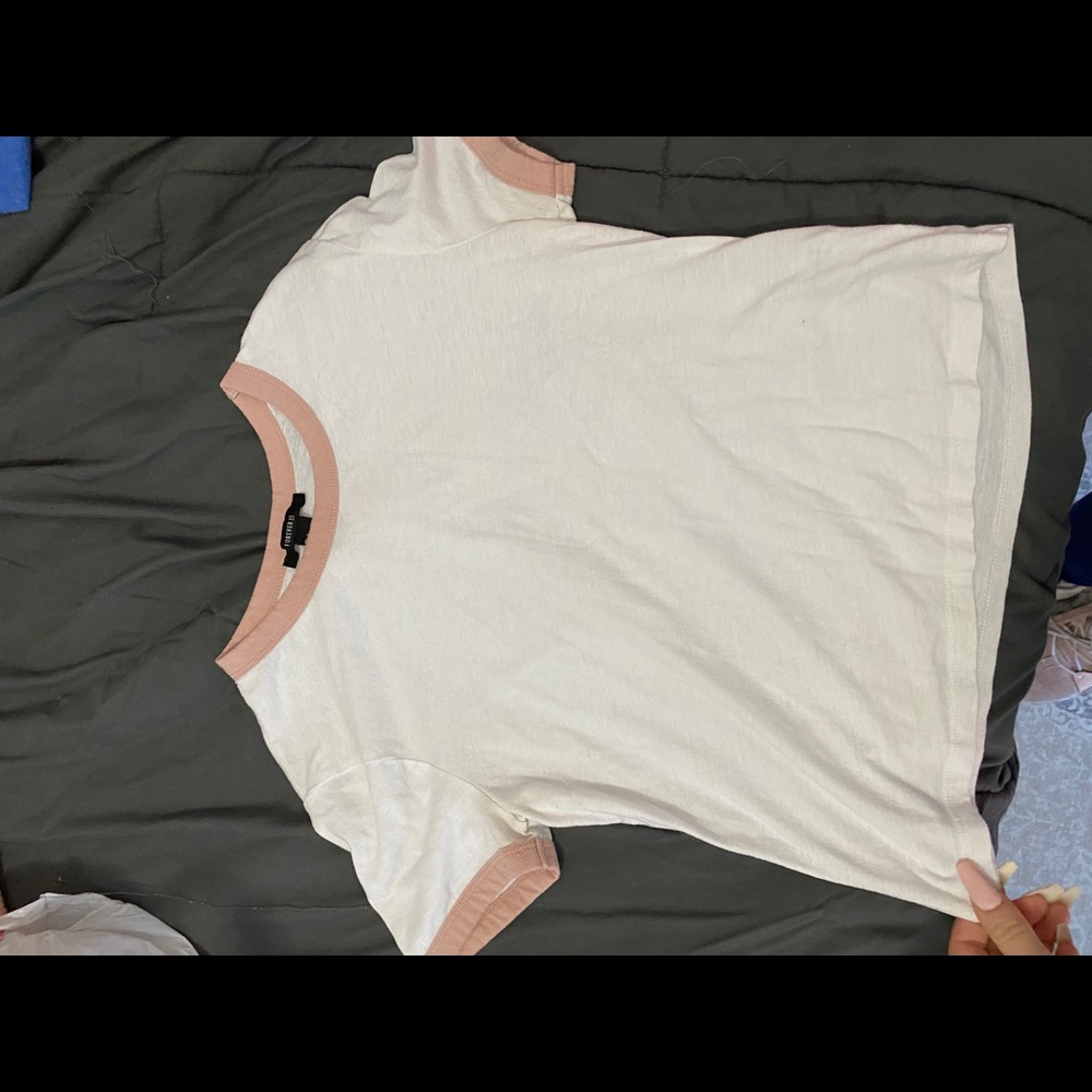 white crop tee